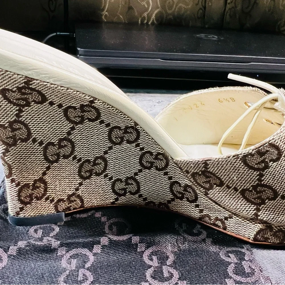 Gucci Wedge Sandals - Picture 2 of 8